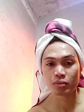 QueenSoreal online show from February 21, 2025, 6:04 pm