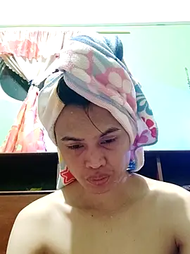 QueenSoreal online show from December 22, 2025, 4:04 pm