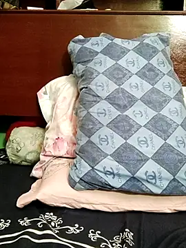 QueenSoreal online show from April 6, 2026, 4:30 pm