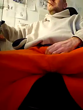 verylargecock online show from February 6, 2026, 1:14 pm