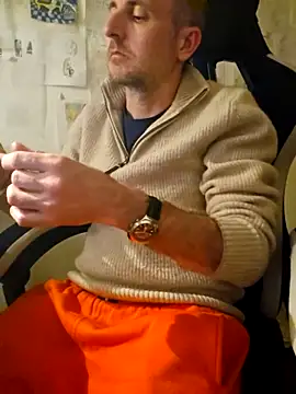 verylargecock online show from February 26, 2026, 4:11 am