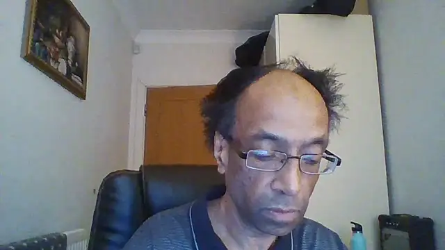 rauncher1 online show from December 3, 2025, 9:29 am