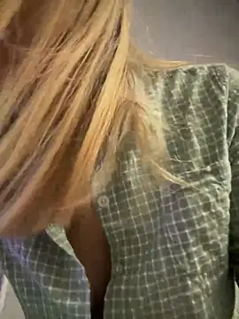 Susanel online show from January 21, 2025, 3:32 pm