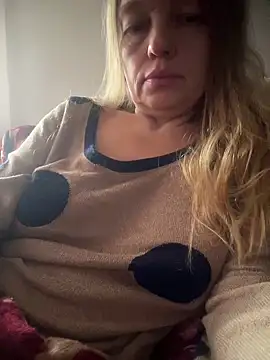 Susanel online show from September 20, 2025, 9:43 am