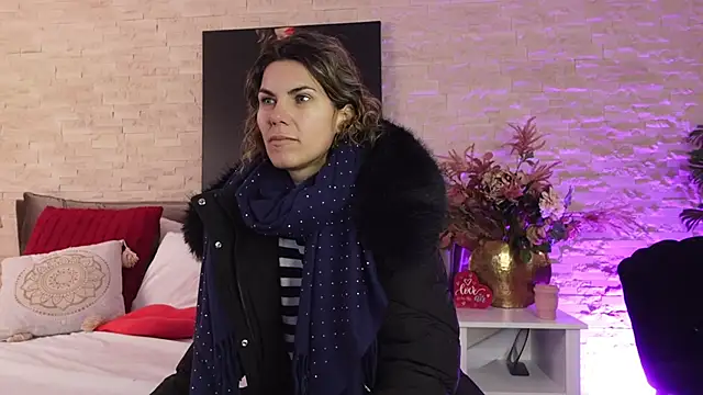 FeliciaKrige online show from February 19, 2026, 8:27 pm