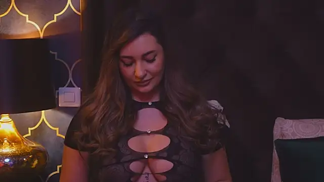 YaaraCollins online show from December 28, 2024, 8:47 pm