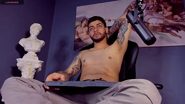 alessandro duty online show from March 18, 2025, 1:32 am