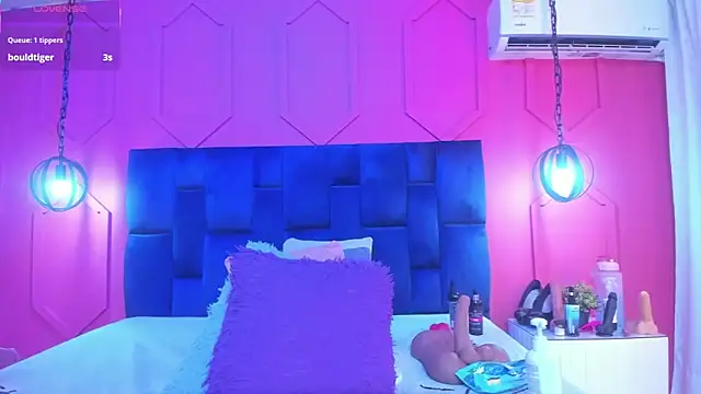 chantall1375 online show from September 27, 2025, 11:48 am