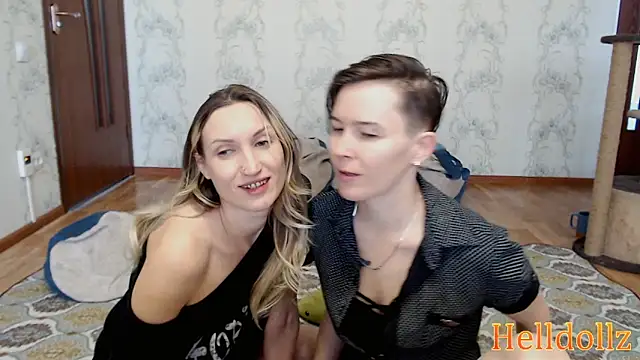 Snapshot of Helldollz chatting on December 22, 2024, 7:00 am Helldollz online show from December 22, 2024, 7:00 am