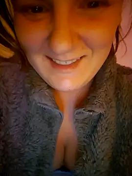 Cutegirlforyou online show from December 1, 2025, 3:17 pm