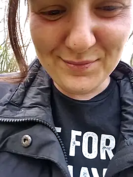 Cutegirlforyou online show from April 16, 2026, 5:25 pm