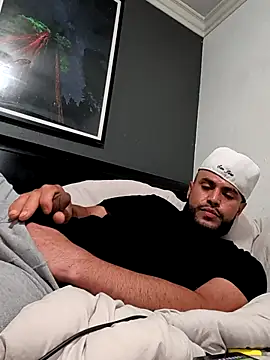 gardy8585 online show from March 22, 2026, 4:54 pm