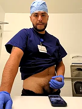 gardy8585 online show from April 12, 2026, 9:25 am