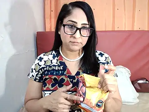 Indiankushy online show from February 18, 2025, 4:37 pm