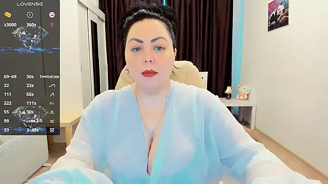 Nina Hopper online show from March 13, 2025, 12:13 pm