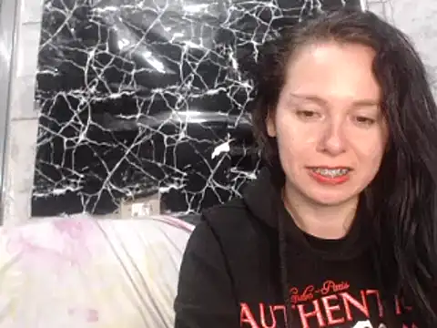 Venusluxodomme online show from June 10, 2026, 3:18 am