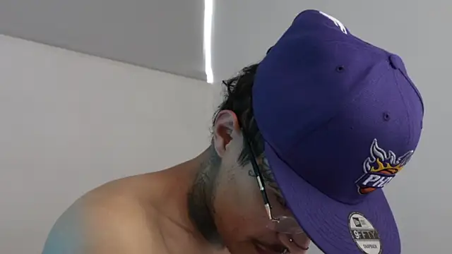 trieone online show from December 2, 2024, 1:46 pm