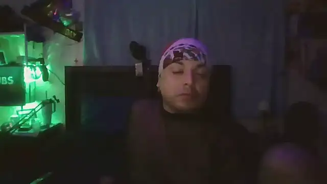 Snapshot of Gabbana143 chatting on December 1, 2025, 4:17 am Gabbana143 online show from December 1, 2025, 4:17 am