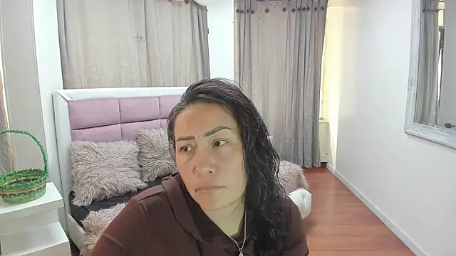 Snapshot of gaby_trent chatting on June 9, 2026, 1:56 pm gaby trent online show from June 9, 2026, 1:56 pm