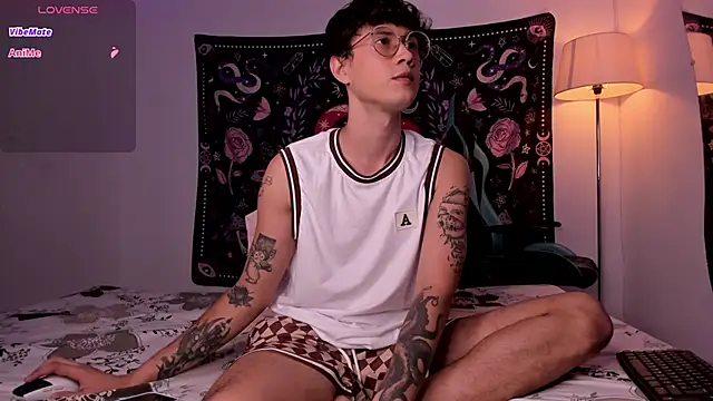 LeaneSeb online show from December 19, 2024, 4:57 pm