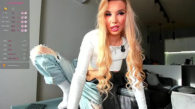 Juicy Bella online show from January 14, 2026, 8:20 am