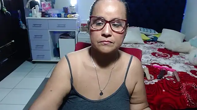 pervert mommy  online show from May 23, 2026, 10:08 am