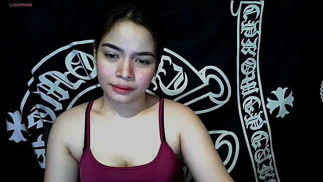 Snapshot of _preciousmoira_ chatting on June 10, 2026, 12:33 am preciousmoira online show from June 10, 2026, 12:33 am