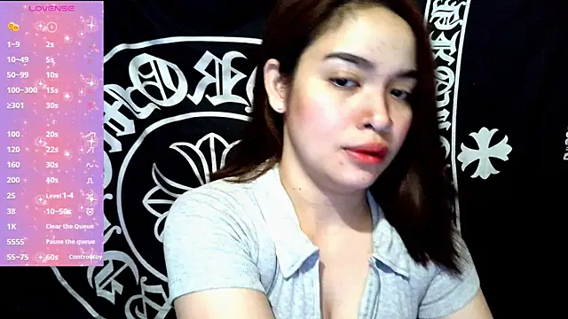 Snapshot of _preciousmoira_ chatting on July 7, 2026, 1:30 am preciousmoira online show from July 7, 2026, 1:30 am