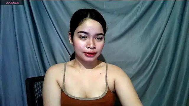 Snapshot of _preciousmoira_ chatting on August 1, 2026, 2:33 am preciousmoira online show from August 1, 2026, 2:33 am