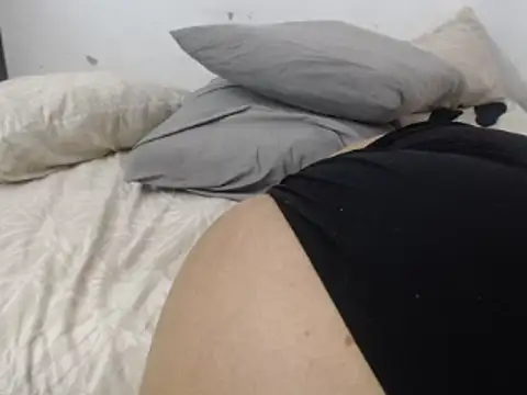 Snapshot of XHotJuicyBootyXX chatting on January 24, 2025, 10:43 am XHotJuicyBootyXX online show from January 24, 2025, 10:43 am