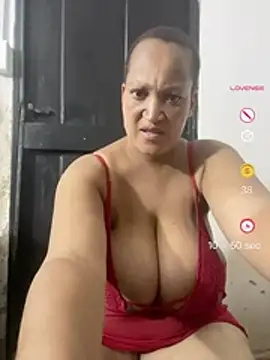 XHotJuicyBootyXX online show from May 7, 2026, 9:25 am