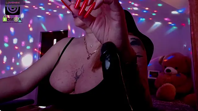 Snapshot of SonyaDevon chatting on February 21, 2025, 7:45 am SonyaDevon online show from February 21, 2025, 7:45 am