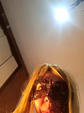 LAURAFOCOSA online show from February 15, 2025, 3:39 pm