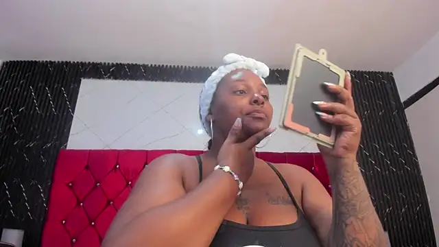 Snapshot of harleyevaans chatting on January 21, 2025, 12:07 pm harleyevaans online show from January 21, 2025, 12:07 pm