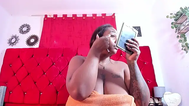 Snapshot of harleyevaans chatting on September 24, 2025, 12:41 pm harleyevaans online show from September 24, 2025, 12:41 pm