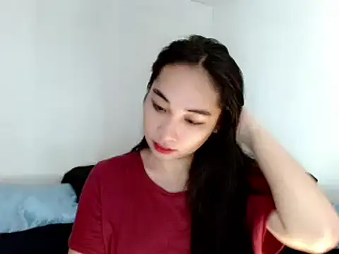 Snapshot of SweetLilly_18 chatting on March 1, 2025, 1:53 am SweetLilly 18 online show from March 1, 2025, 1:53 am