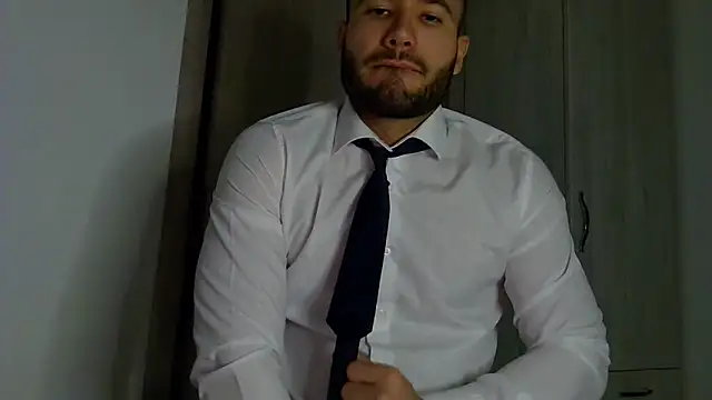 Justynn1 online show from October 9, 2025, 9:57 pm