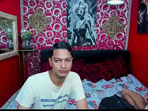 Snapshot of PEINBOYS chatting on July 29, 2026, 7:01 pm PEINBOYS online show from July 29, 2026, 7:01 pm