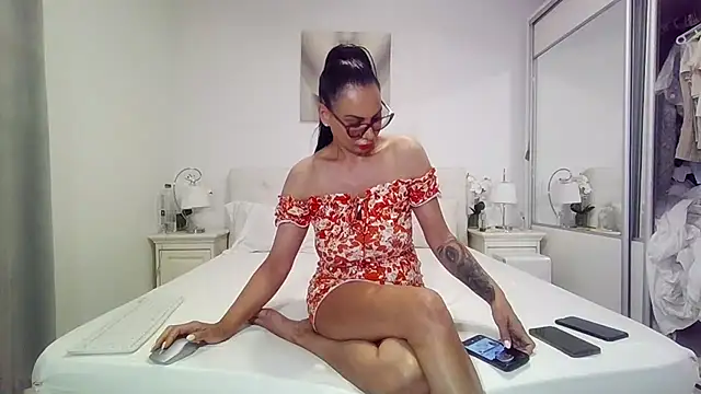 alisonya1 online show from May 28, 2026, 3:26 am