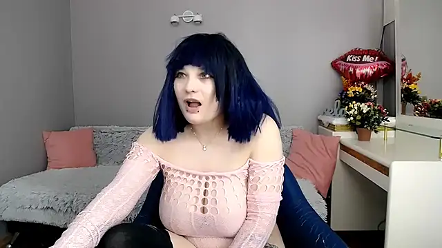 Estheri online show from February 11, 2026, 7:57 am