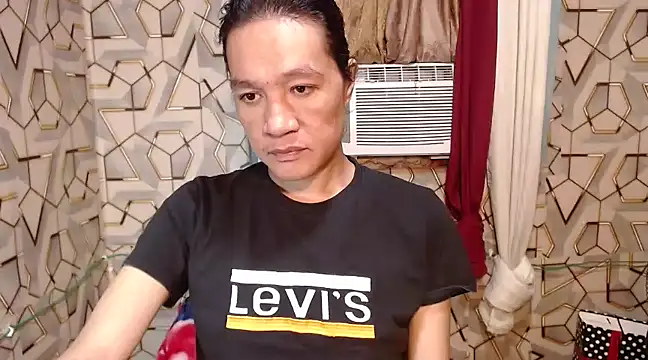 Snapshot of tshugecumxxx chatting on January 12, 2025, 5:22 pm tshugecumxxx online show from January 12, 2025, 5:22 pm