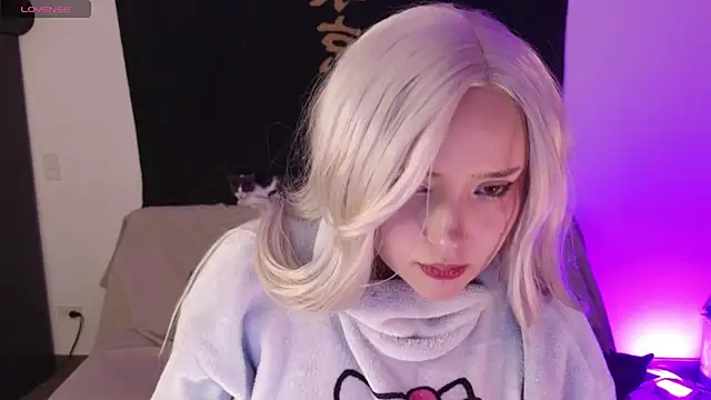 KuroChan420 online show from February 7, 2025, 6:24 am