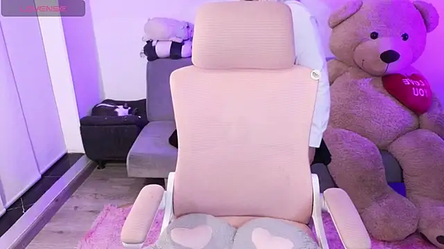 KuroChan420 online show from February 27, 2026, 2:33 am