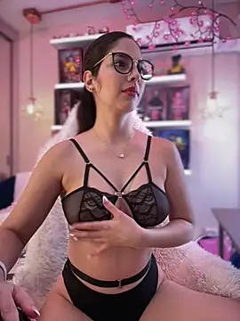 Zoe Bae online show from May 22, 2026, 2:08 am