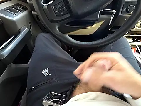 couple211 online show from January 7, 2026, 3:03 pm