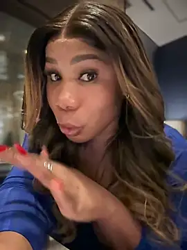 Snapshot of Belle___ chatting on January 18, 2025, 1:41 am Belle online show from January 18, 2025, 1:41 am