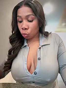 Snapshot of Belle___ chatting on February 15, 2025, 6:23 pm Belle online show from February 15, 2025, 6:23 pm