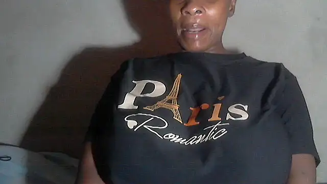 Snapshot of Choco-Coco10 chatting on October 18, 2025, 10:05 am Choco-Coco10 online show from October 18, 2025, 10:05 am