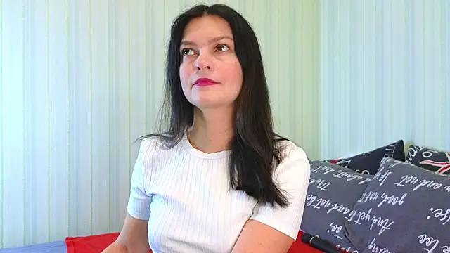  Lily  online show from December 4, 2024, 9:07 am