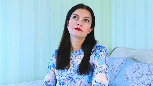  Lily  online show from February 4, 2025, 8:13 am